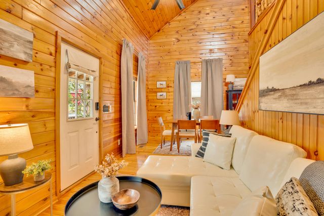 562 Lakeview Drive, Rising Fawn, GA 30738