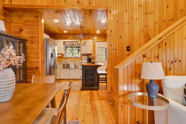 562 Lakeview Drive, Rising Fawn, GA 30738