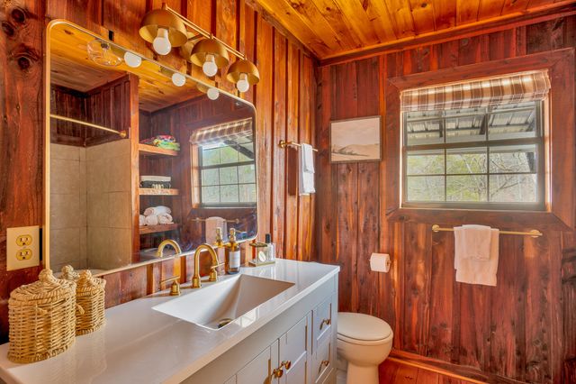 562 Lakeview Drive, Rising Fawn, GA 30738