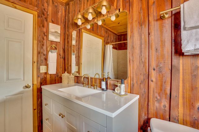 562 Lakeview Drive, Rising Fawn, GA 30738