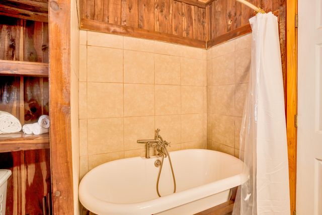 562 Lakeview Drive, Rising Fawn, GA 30738