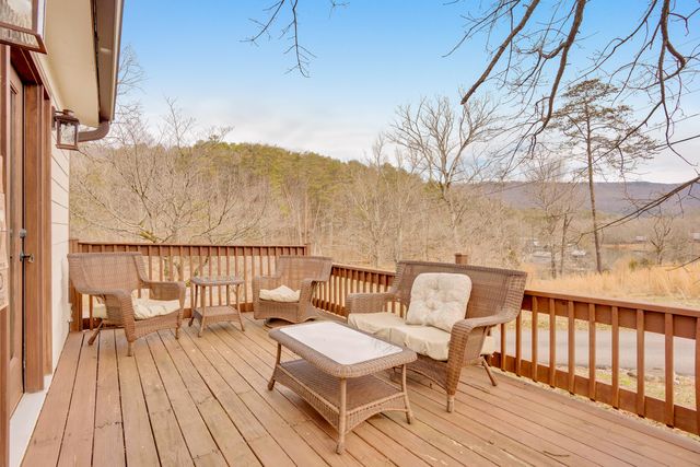 562 Lakeview Drive, Rising Fawn, GA 30738