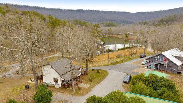 562 Lakeview Drive, Rising Fawn, GA 30738