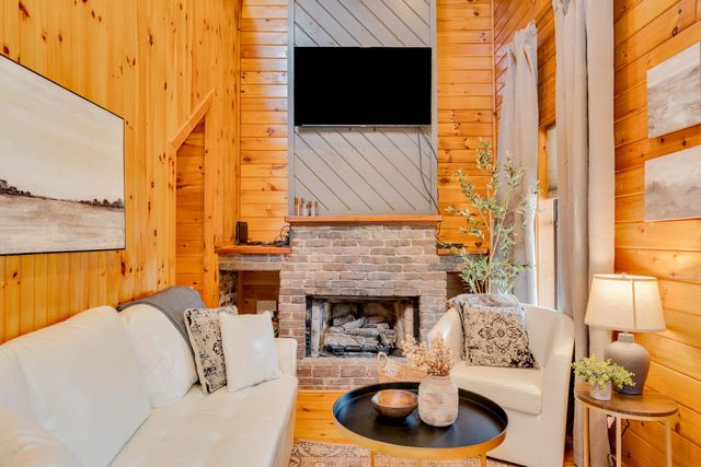 562 Lakeview Drive, Rising Fawn, GA 30738