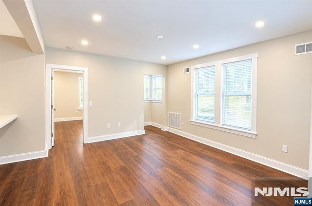 51 Sheridan Avenue 1, Ho-ho-kus, NJ 07423