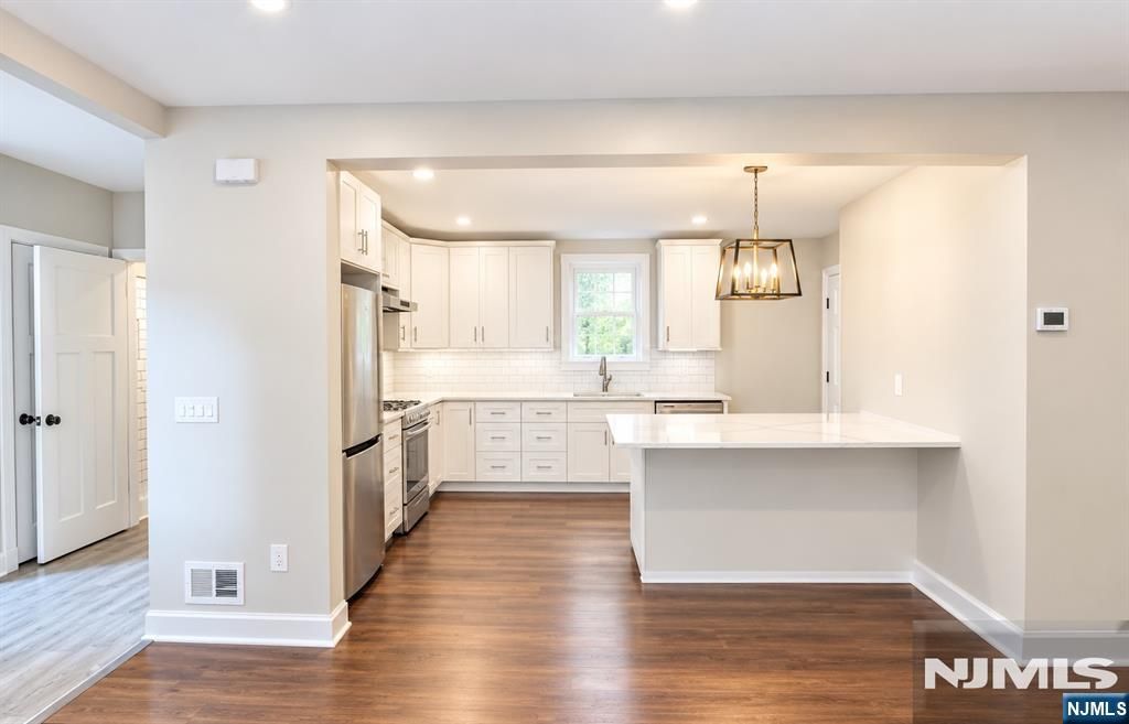 51 Sheridan Avenue 1, Ho-ho-kus, NJ 07423