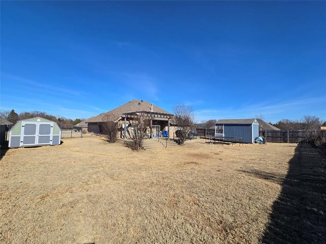 1611 Lady Street, Shawnee, OK 74804