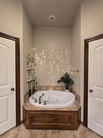 1611 Lady Street, Shawnee, OK 74804