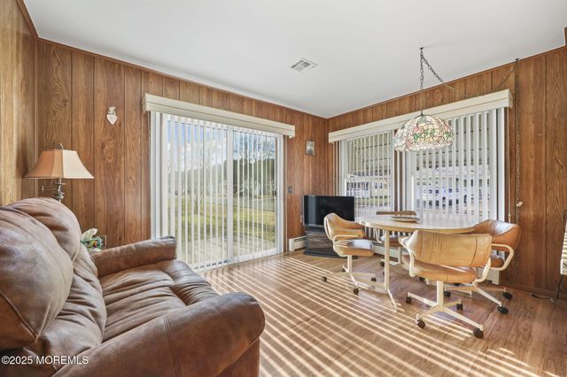 39 Fontana Street, Toms River, NJ 08757