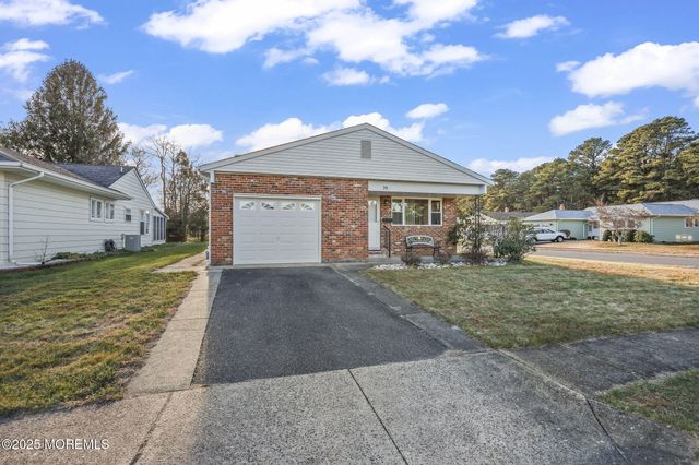 39 Fontana Street, Toms River, NJ 08757