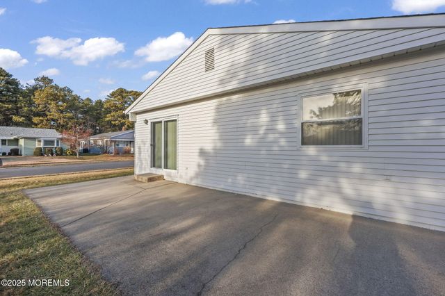 39 Fontana Street, Toms River, NJ 08757