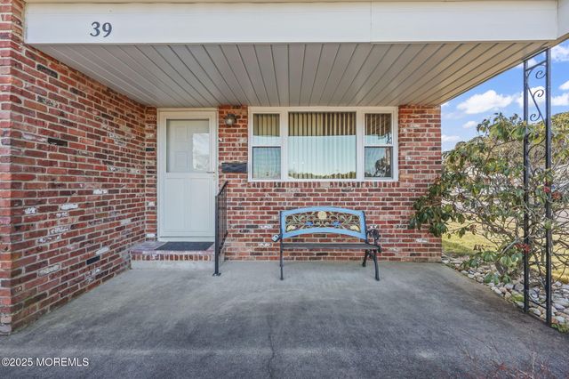 39 Fontana Street, Toms River, NJ 08757