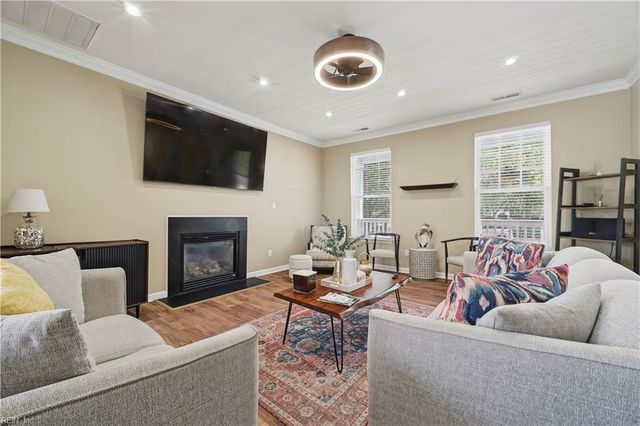 288 Mockingbird LN, Hampton, VA 23669