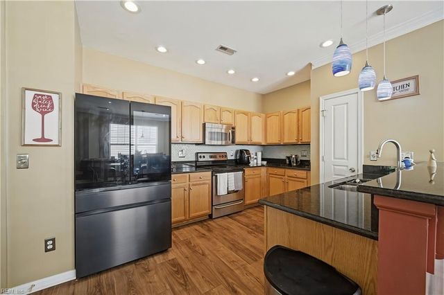 288 Mockingbird LN, Hampton, VA 23669