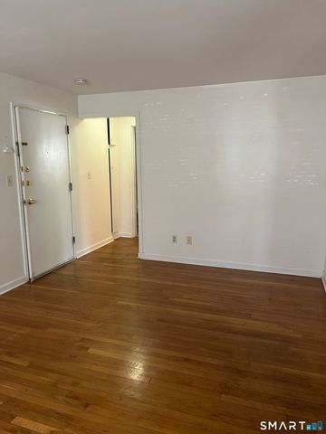 198 Seaton Road 4, Stamford, CT 06902