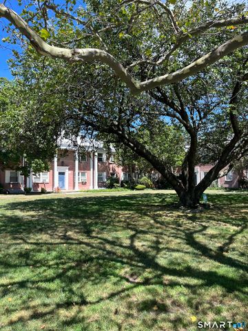 198 Seaton Road 4, Stamford, CT 06902