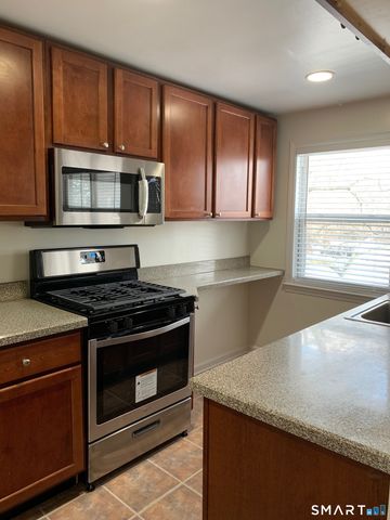 198 Seaton Road 4, Stamford, CT 06902
