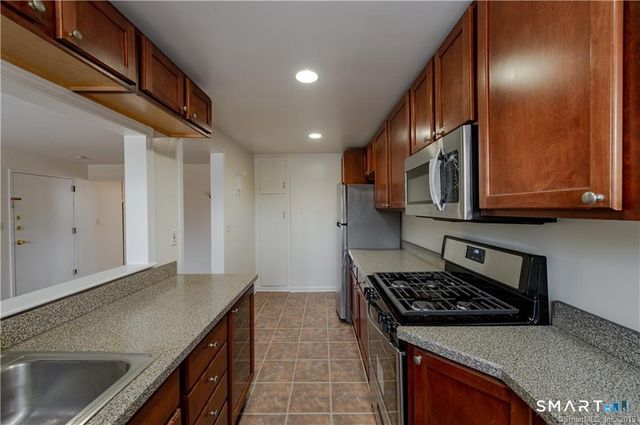 198 Seaton Road 4, Stamford, CT 06902