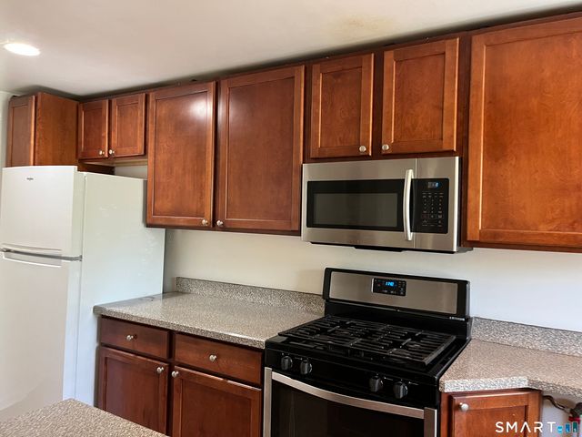 198 Seaton Road 4, Stamford, CT 06902