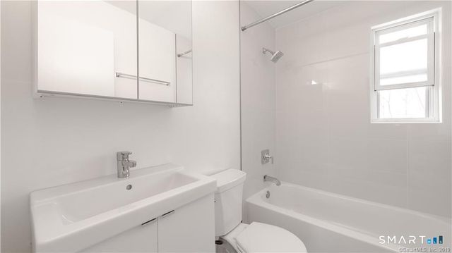 198 Seaton Road 4, Stamford, CT 06902