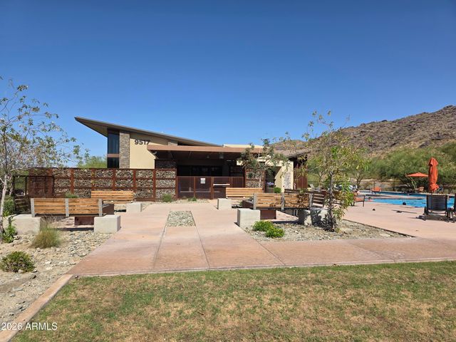 9743 S 12th Street, Phoenix, AZ 85042