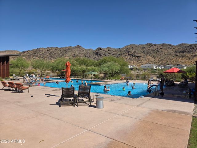 9743 S 12th Street, Phoenix, AZ 85042
