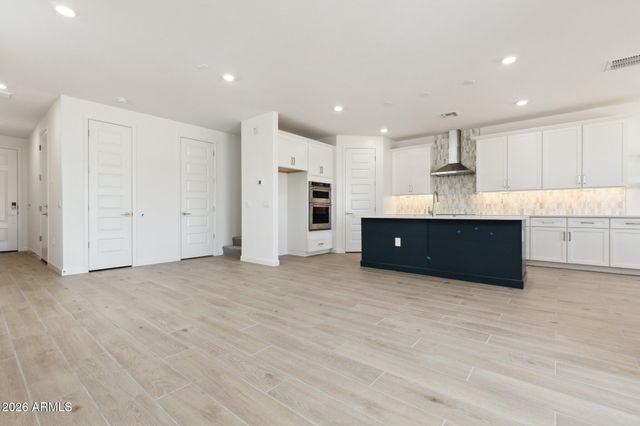 9743 S 12th Street, Phoenix, AZ 85042