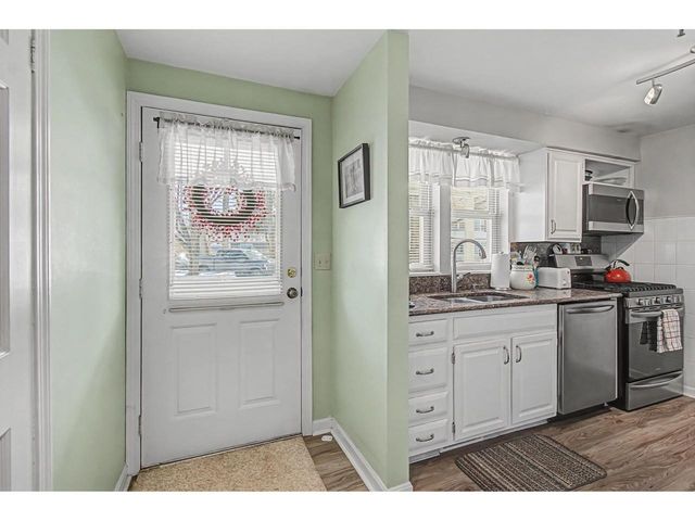 8 Arthur Court, Burlington, VT 05401