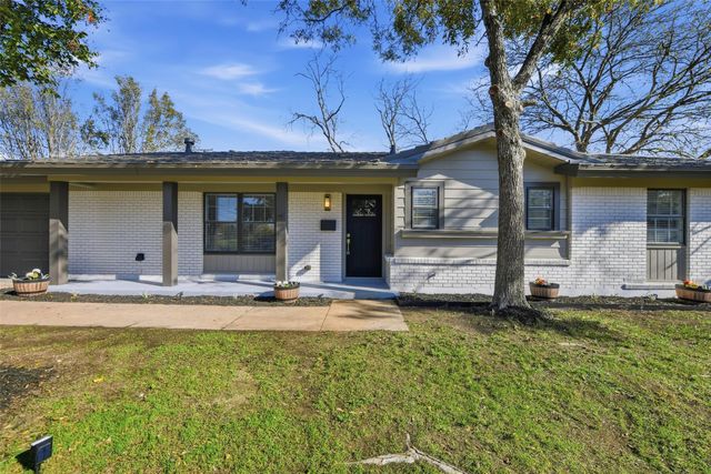 3801 Palomino Drive, Benbrook, TX 76116
