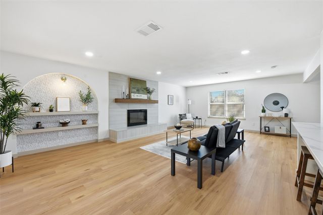 3801 Palomino Drive, Benbrook, TX 76116