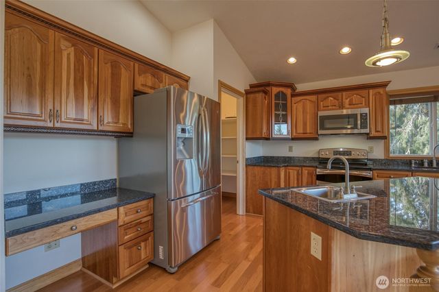 288 N Wynooochee Drive SW, Ocean Shores, WA 98569