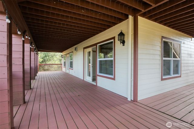 288 N Wynooochee Drive SW, Ocean Shores, WA 98569