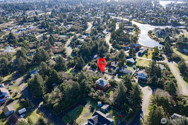 288 N Wynooochee Drive SW, Ocean Shores, WA 98569