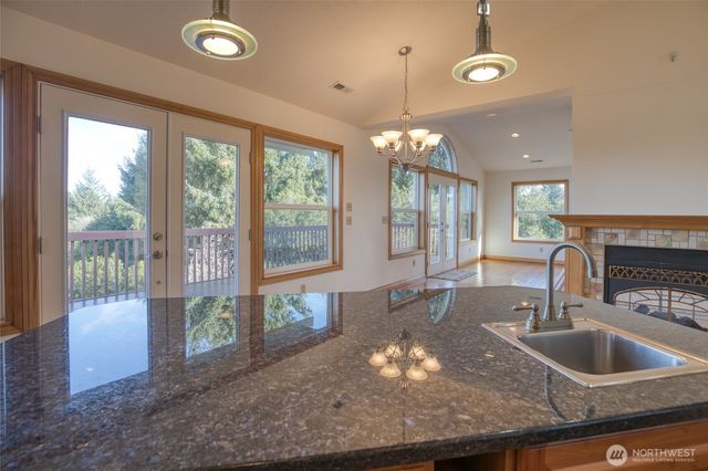 288 N Wynooochee Drive SW, Ocean Shores, WA 98569