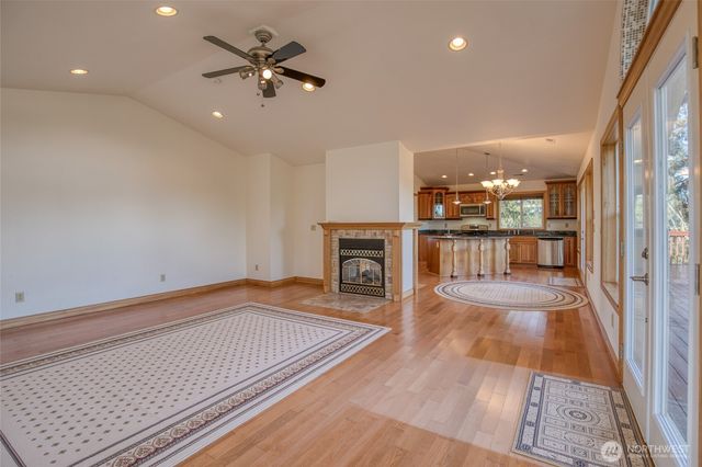 288 N Wynooochee Drive SW, Ocean Shores, WA 98569