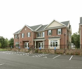 437 Naubuc Avenue 106, Glastonbury, CT 06033