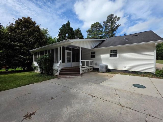 102 Park Place Drive, Lawrenceville, GA 30046