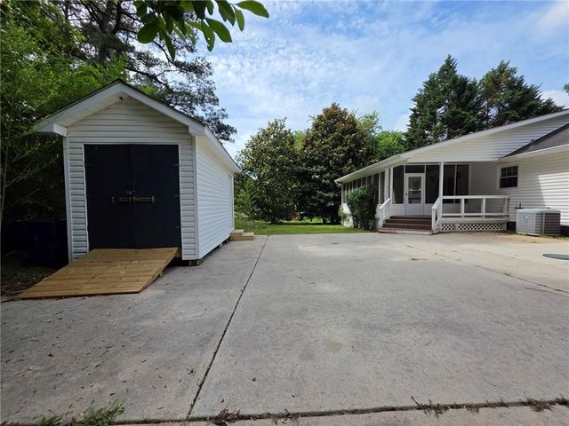 102 Park Place Drive, Lawrenceville, GA 30046