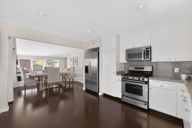 31 Barcelona Circle, Redwood City, CA 94065