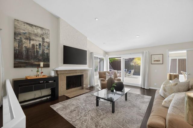 31 Barcelona Circle, Redwood City, CA 94065