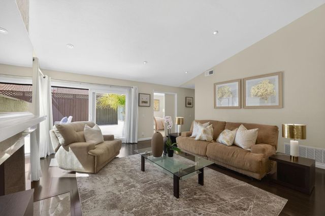 31 Barcelona Circle, Redwood City, CA 94065