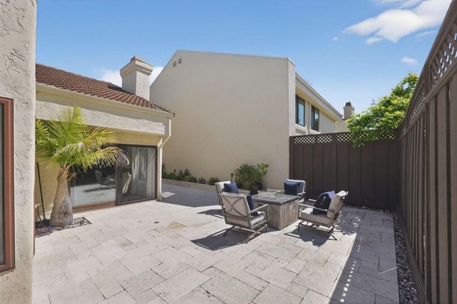 31 Barcelona Circle, Redwood City, CA 94065