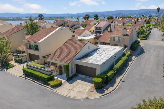 31 Barcelona Circle, Redwood City, CA 94065