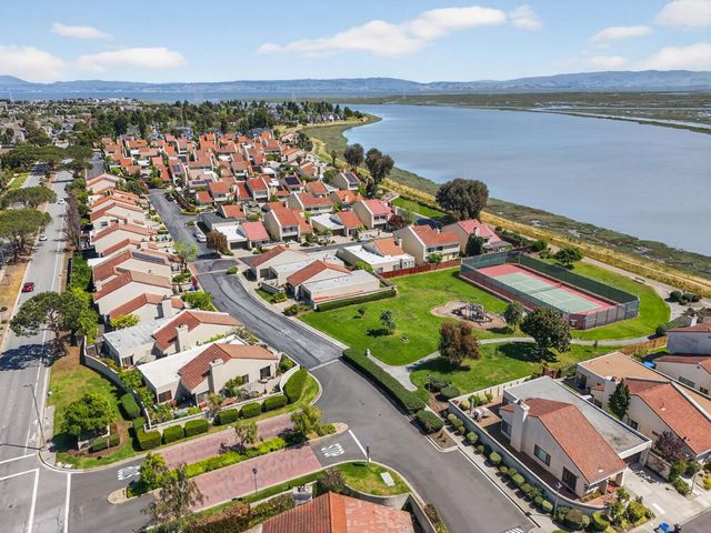 31 Barcelona Circle, Redwood City, CA 94065