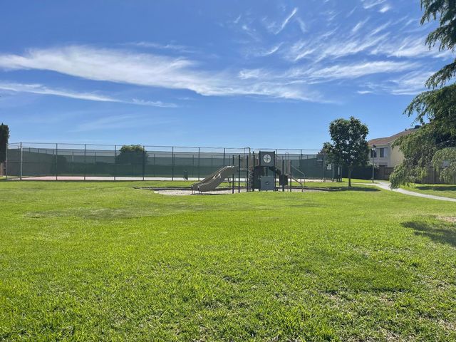 31 Barcelona Circle, Redwood City, CA 94065