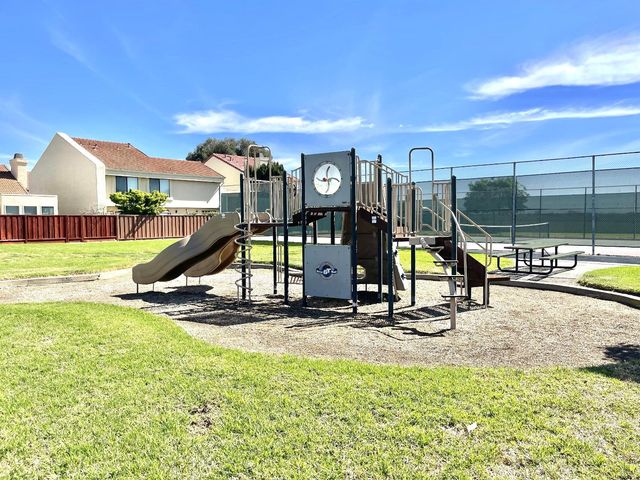 31 Barcelona Circle, Redwood City, CA 94065