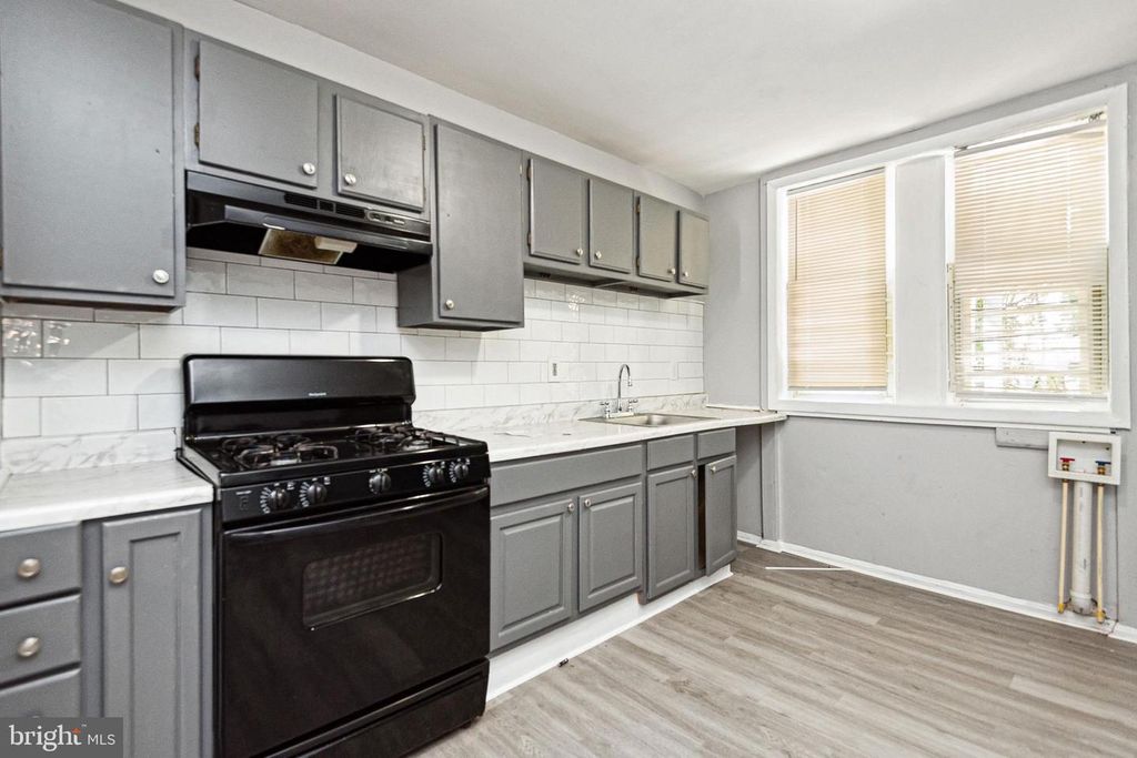 908 MCKEAN AVENUE, Baltimore, MD 21217