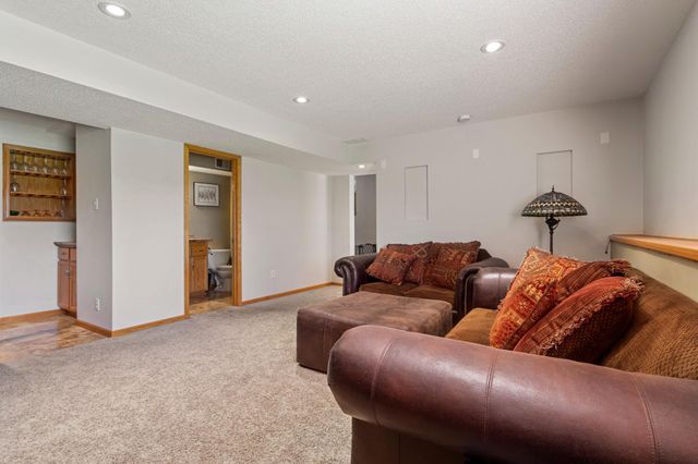1256 15th Avenue SE, Forest Lake, MN 55025