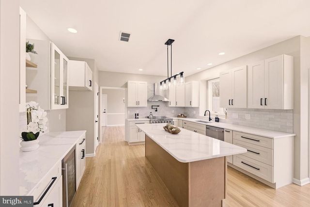 2243 OAKWOOD CT, Fogelsville, PA 18051