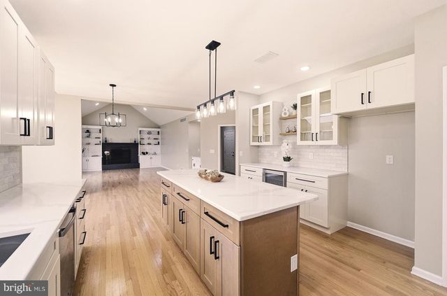 2243 OAKWOOD CT, Fogelsville, PA 18051